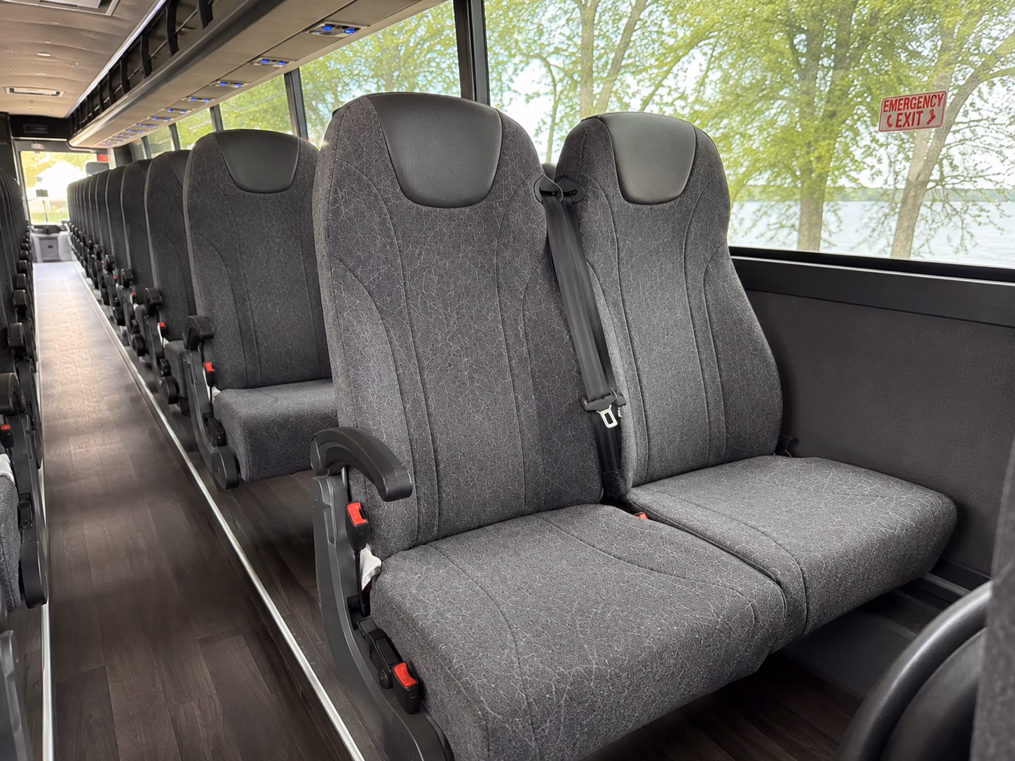 farmingtoncharterbuscompany com lets you plan a full four corners wine and brewery crawl on your own schedule
